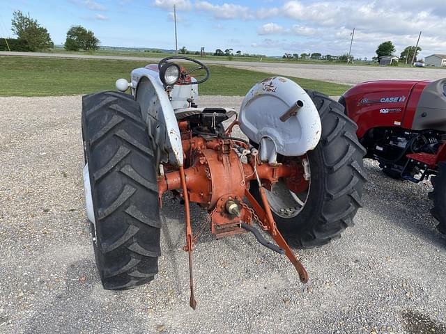 Image of Ford 851 equipment image 3
