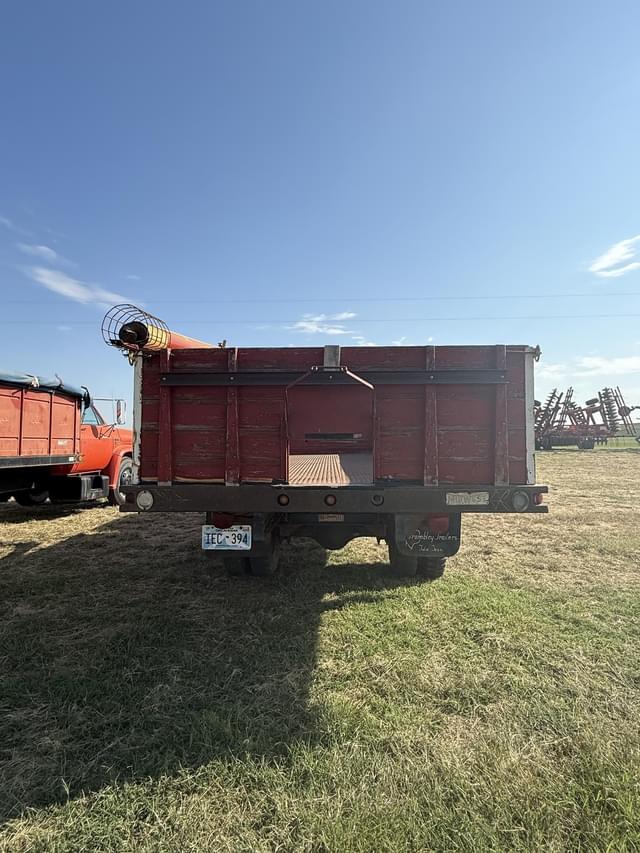 Image of Ford C-550 equipment image 3