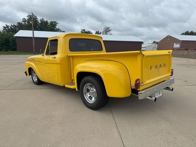 Image of Ford F-100 equipment image 2