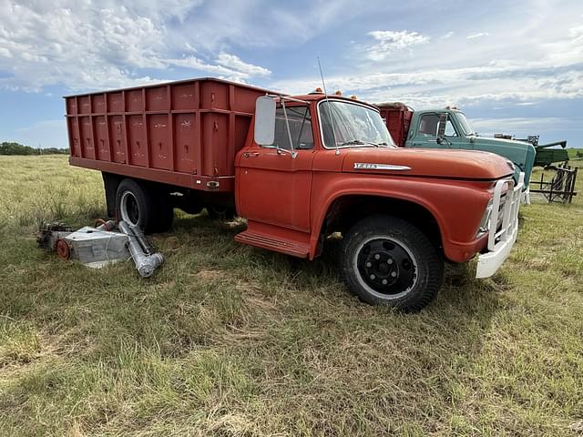 Image of Ford F-600 equipment image 1