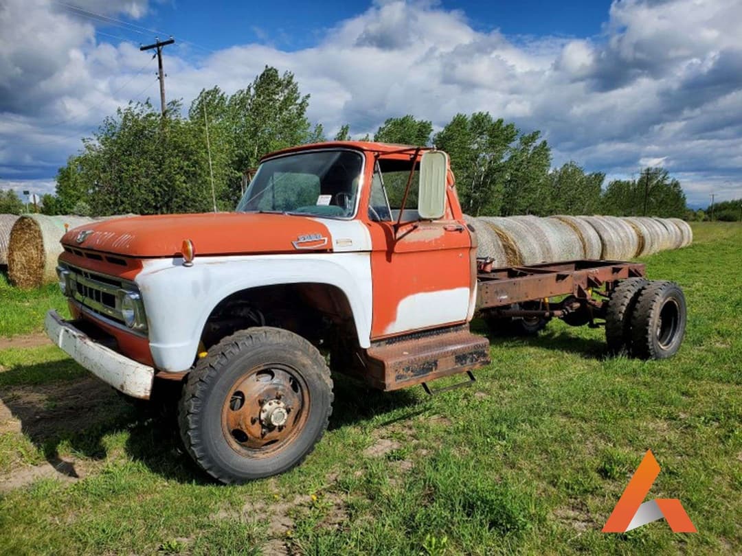 Image of Ford F600 Primary image