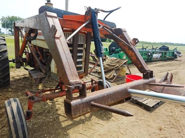 Image of International Harvester 560 equipment image 4