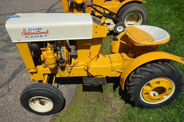 Image of International Harvester Cub Cadet equipment image 3