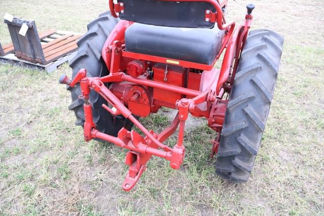 Image of International Harvester Cub Lo-Boy equipment image 4