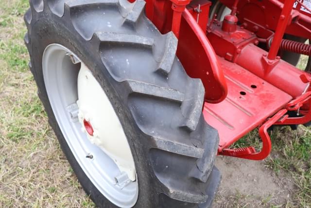 Image of International Harvester Cub Lo-Boy equipment image 3