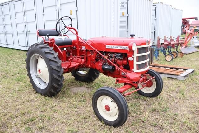 Image of International Harvester Cub Lo-Boy equipment image 2