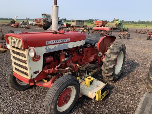 Image of International Harvester 240 equipment image 1