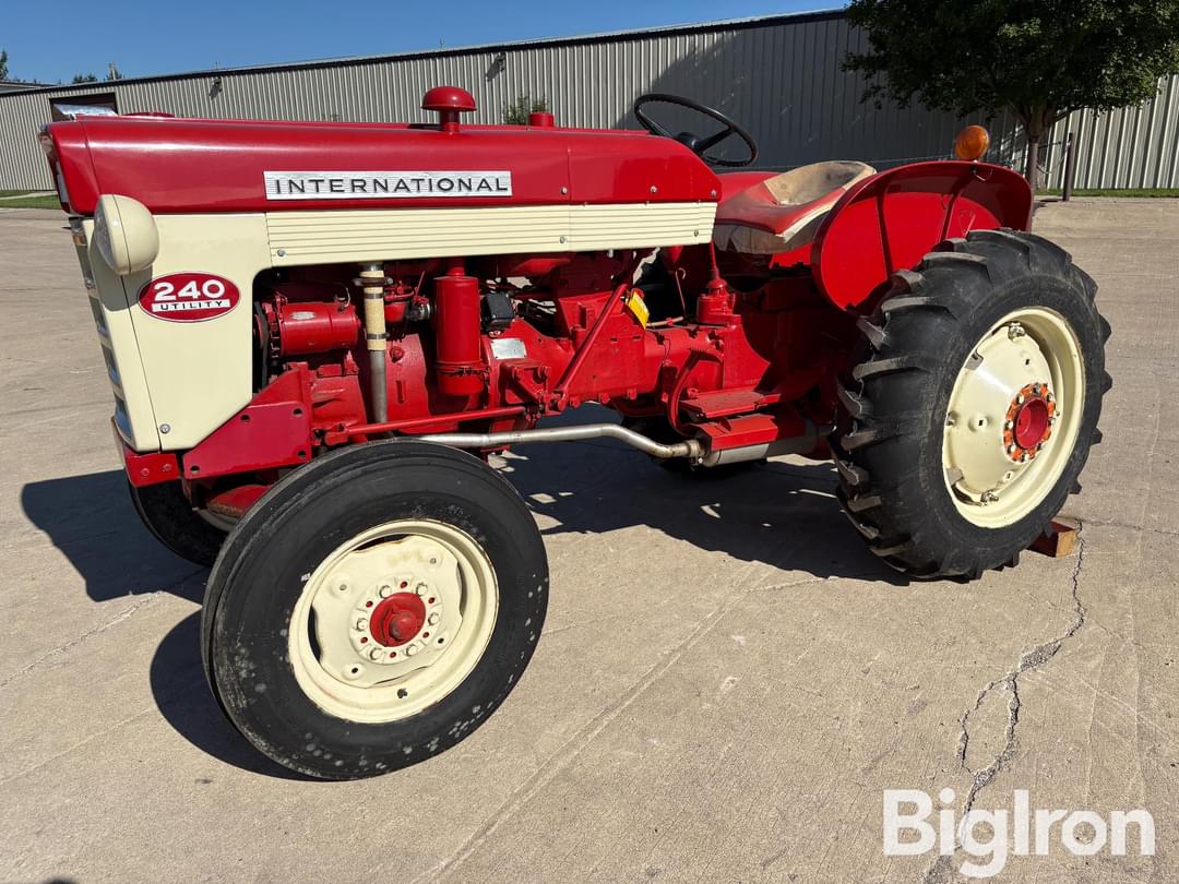 Image of International Harvester 240 Primary image