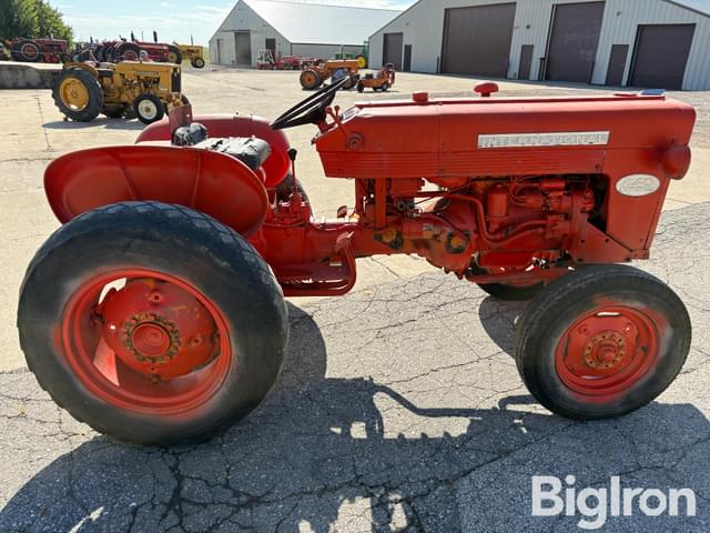 Image of International Harvester 240 equipment image 3