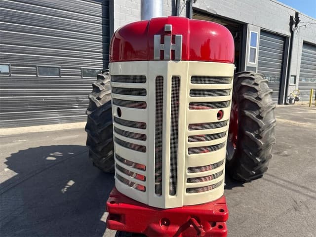 Image of International Harvester 450 equipment image 1