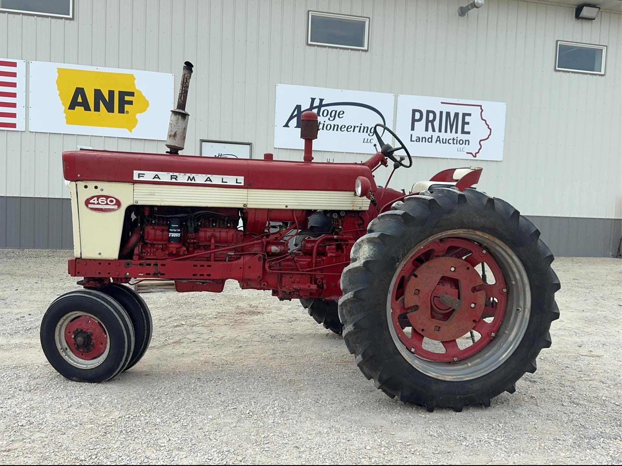 1961 Farmall 460 Equipment Image0