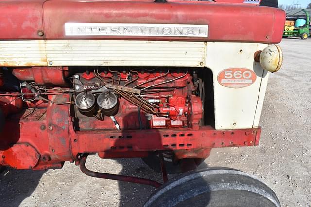 Image of International Harvester 560 equipment image 3