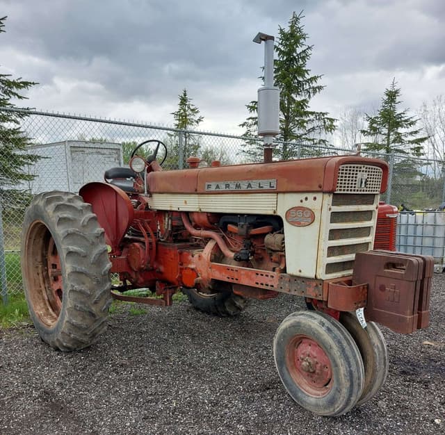 Image of International Harvester 560 equipment image 3