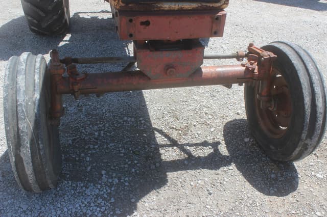 Image of International Harvester 560D equipment image 3