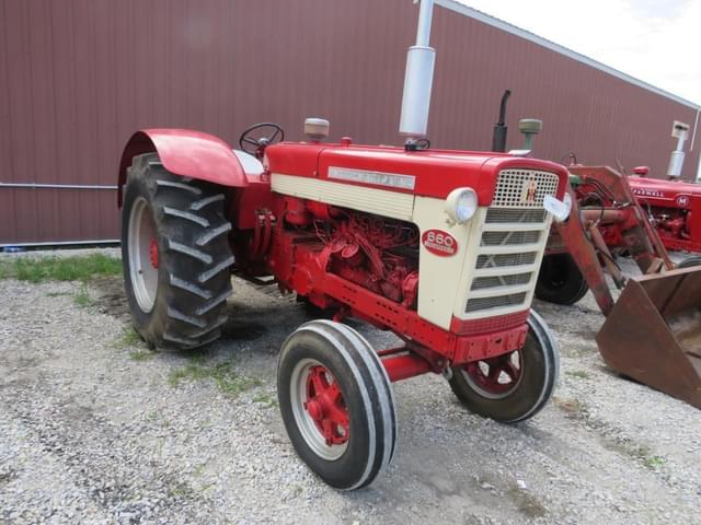 Image of International Harvester 660 equipment image 2