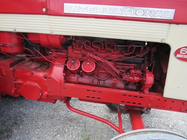Image of International Harvester 660 equipment image 3