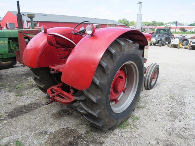 Image of International Harvester 660 equipment image 4