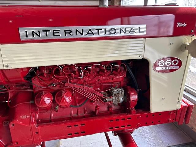 Image of International Harvester 660 equipment image 2