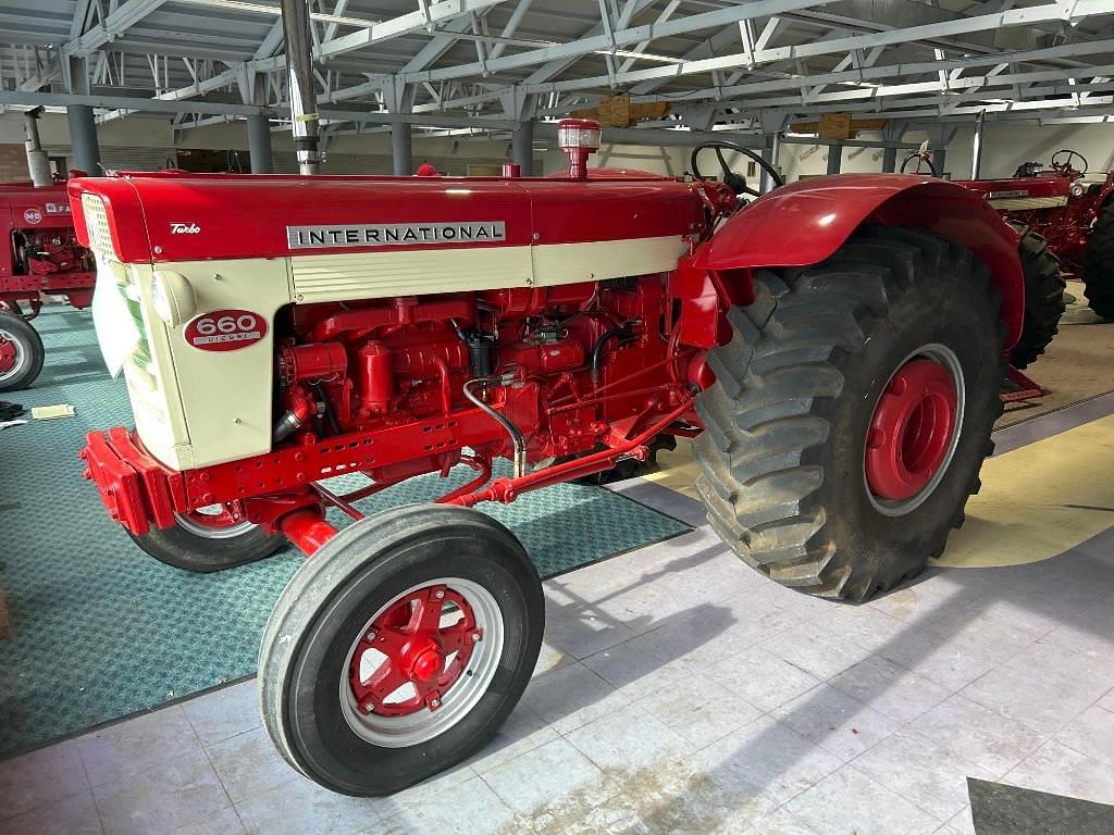 Image of International Harvester 660 Primary image