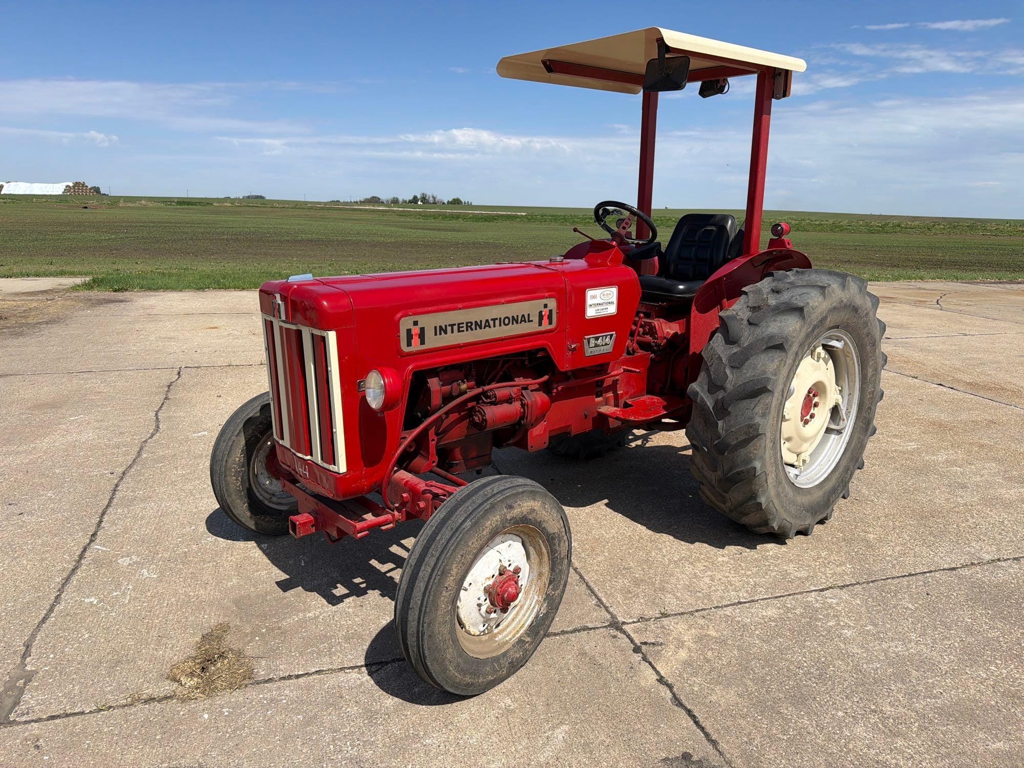 1961 International Harvester B-414 Equipment Image0
