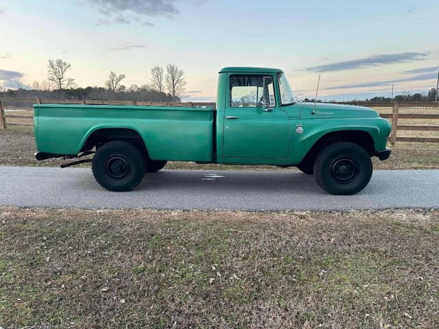 Image of International C1200 equipment image 4