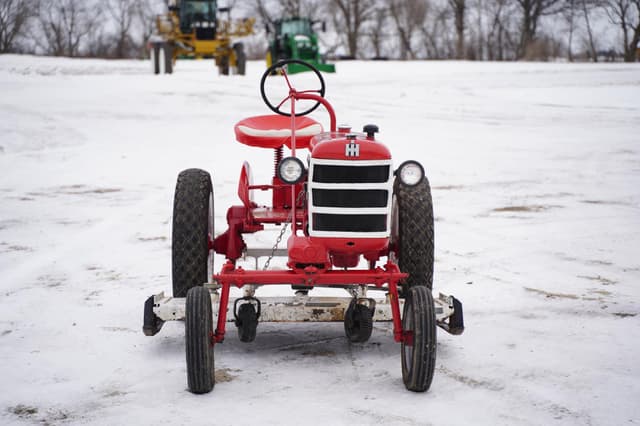 Image of International Harvester Cub equipment image 1