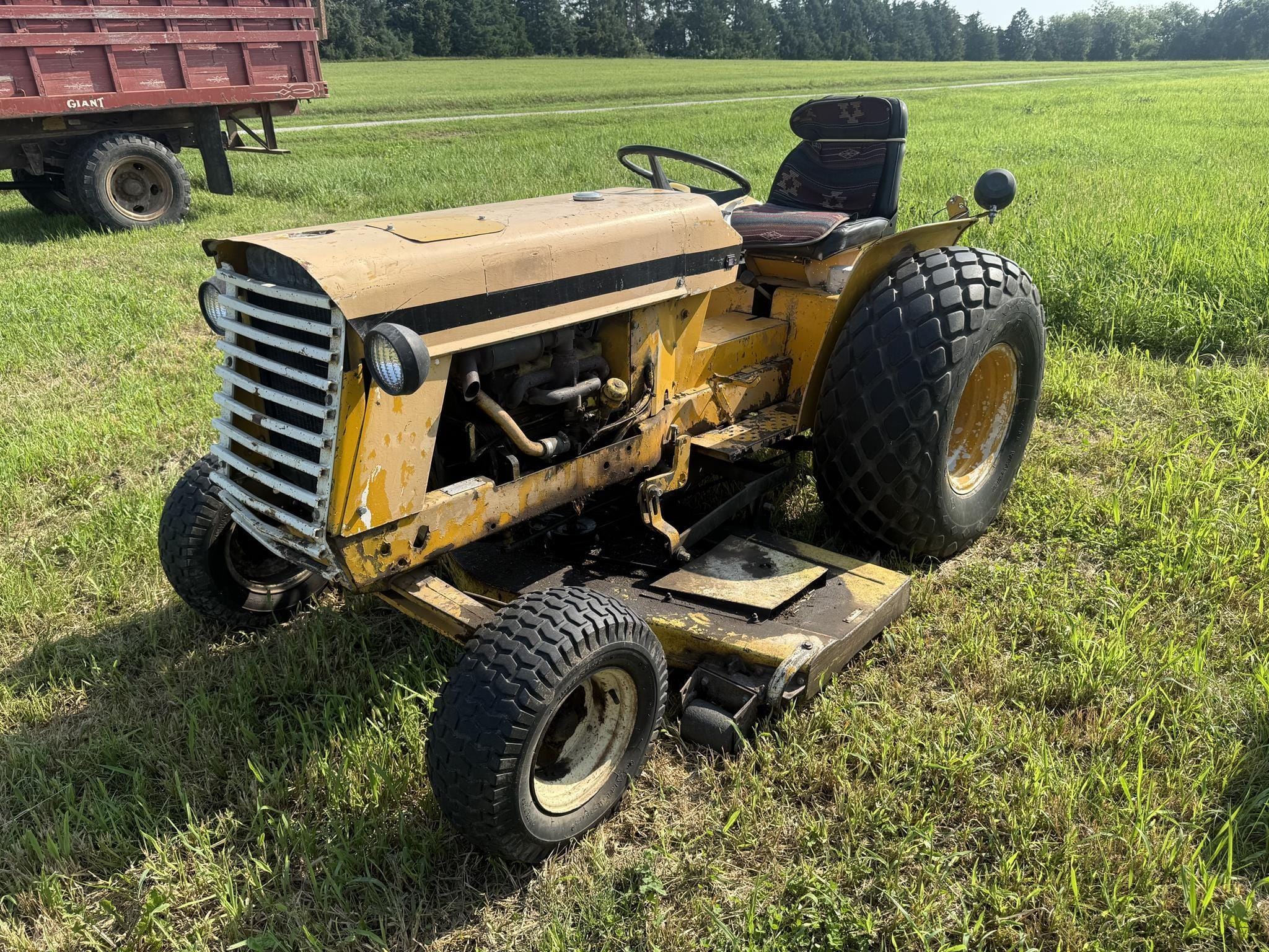 1961 International Harvester Cub Lo-Boy Equipment Image0