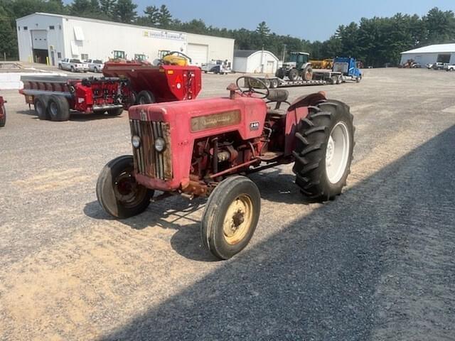 Image of International Harvester B-414 equipment image 4