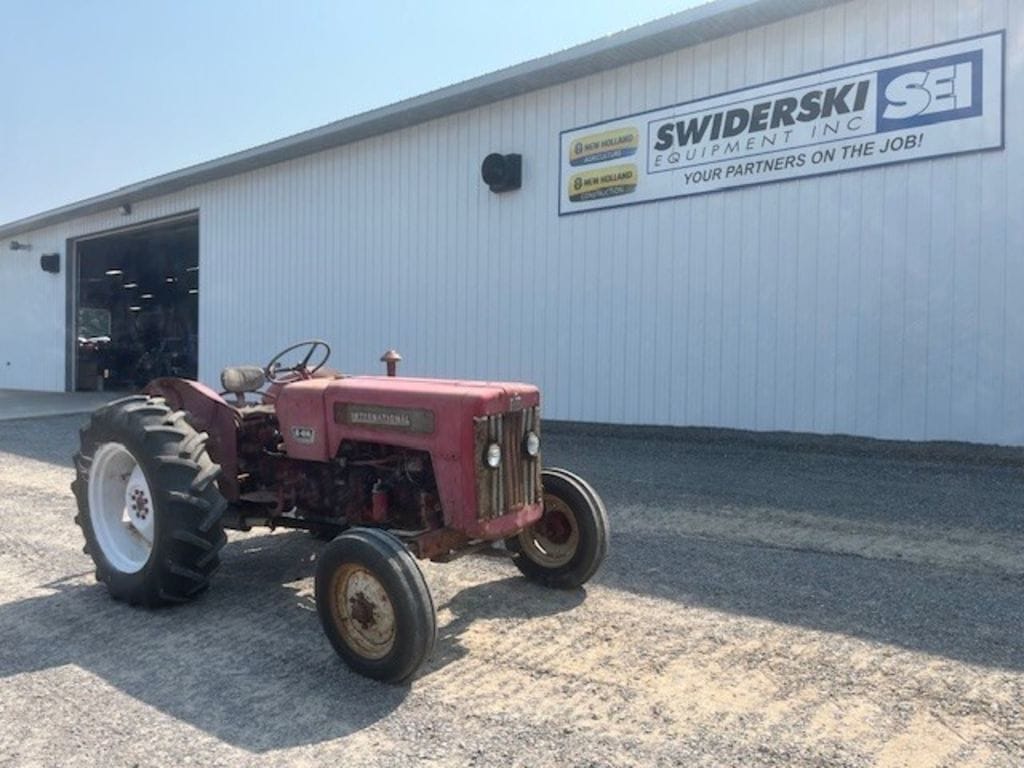1961 International Harvester B-414 Equipment Image0