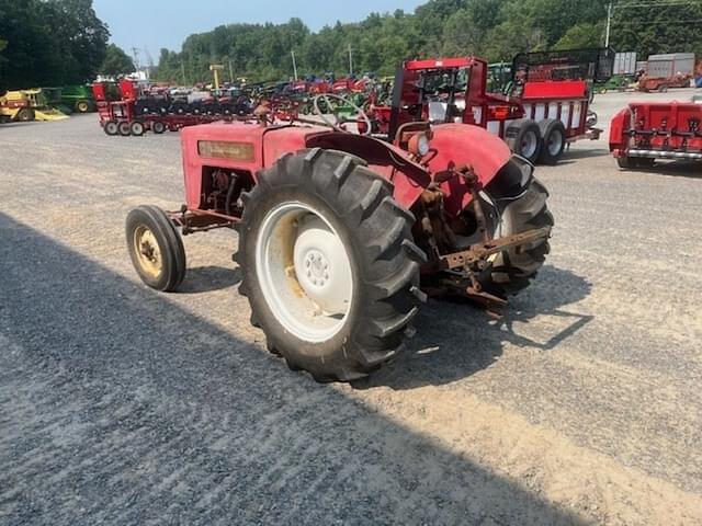 Image of International Harvester B-414 equipment image 2