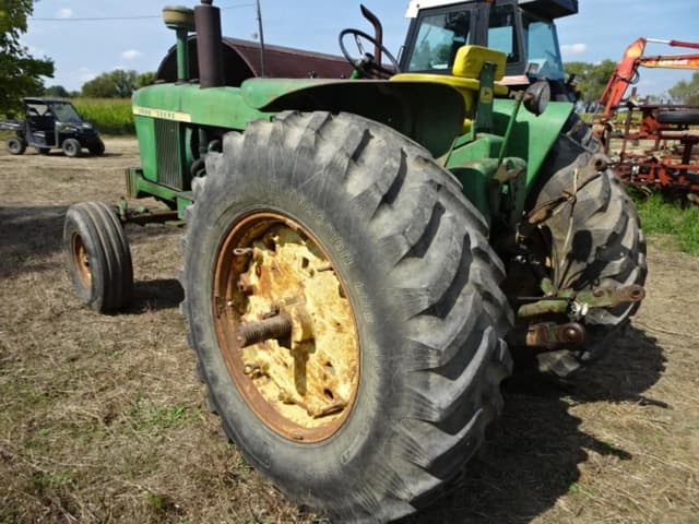 Image of John Deere 4010 equipment image 4