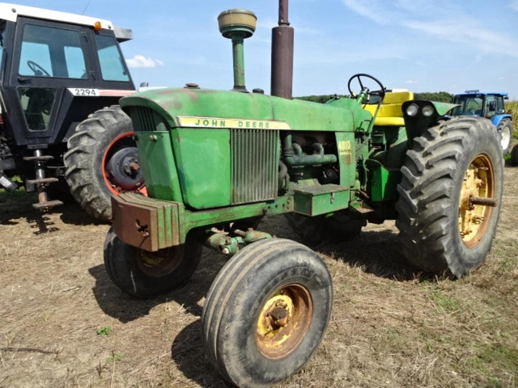 Image of John Deere 4010 Primary image