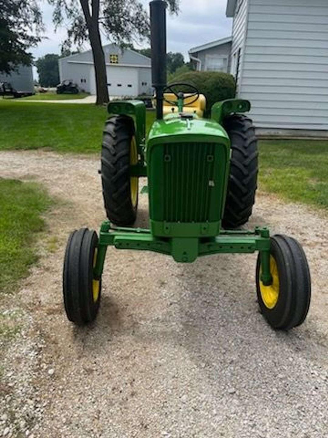 Image of John Deere 2010 Image 1