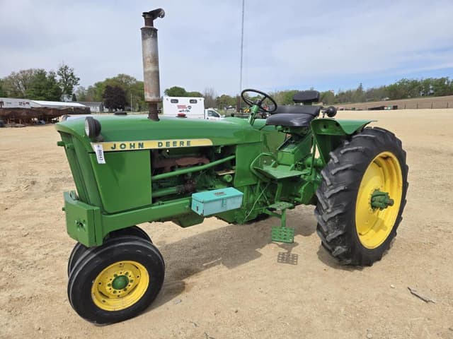 Image of John Deere 2010 equipment image 2
