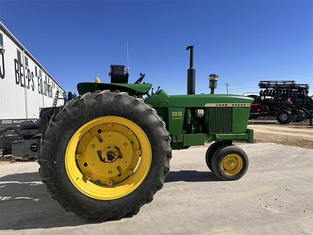 Image of John Deere 3010 equipment image 2