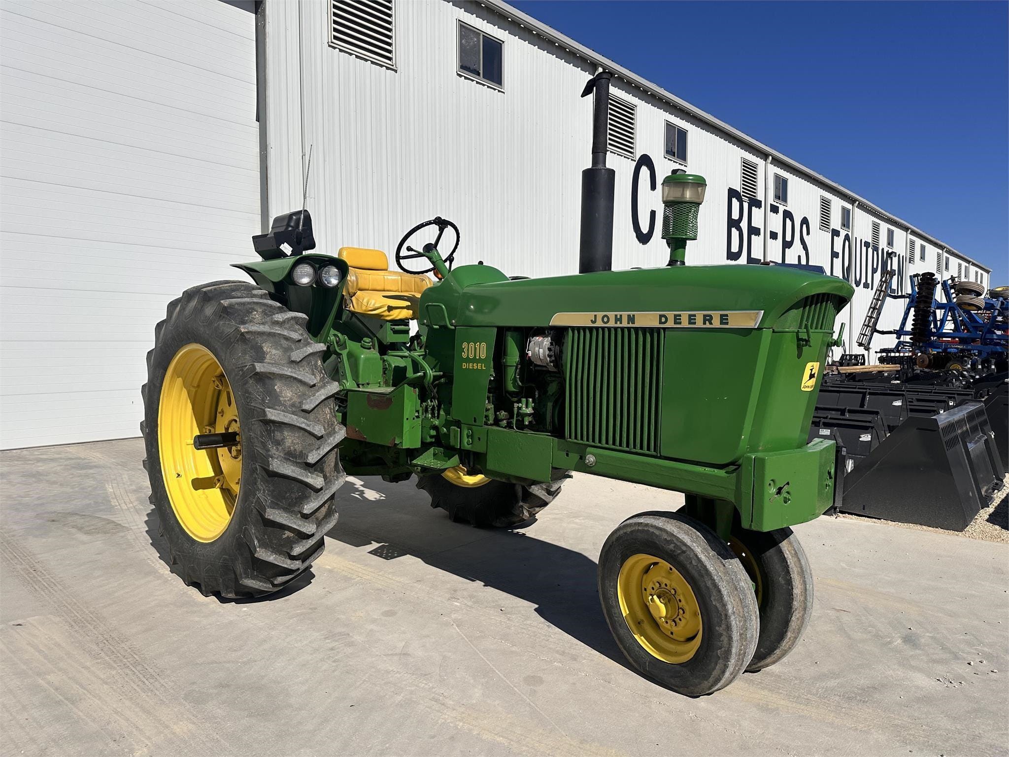 1961 John Deere 3010 Equipment Image0