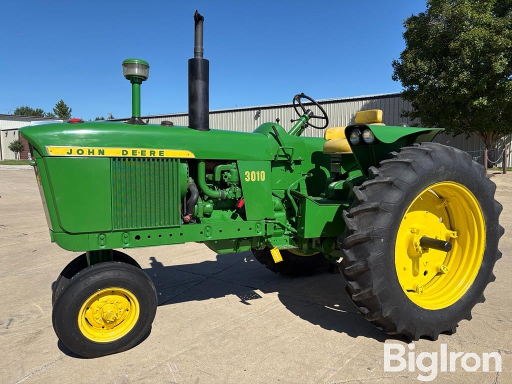 Image of John Deere 3010 Primary image