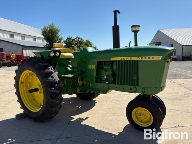 Image of John Deere 3010 equipment image 2
