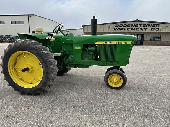 Image of John Deere 3010 equipment image 2