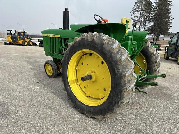 Image of John Deere 3010 equipment image 4