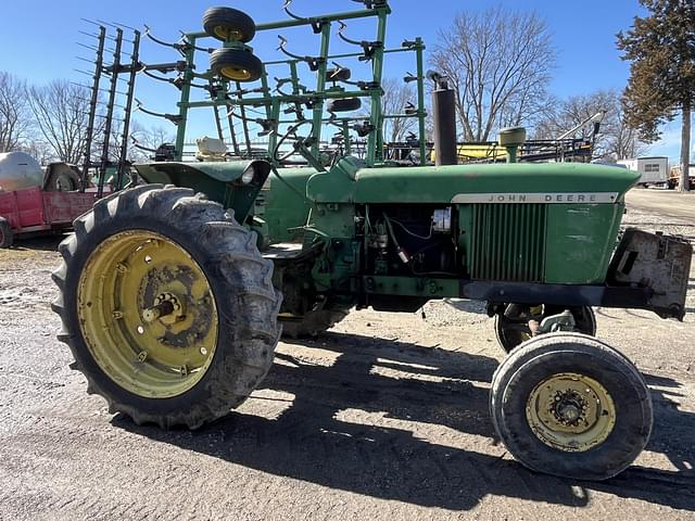 Image of John Deere 3010 equipment image 1