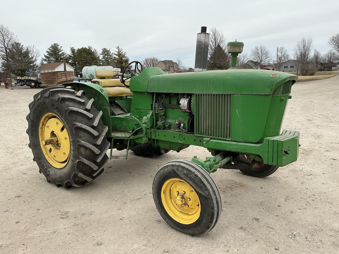 Image of John Deere 3010 Primary image