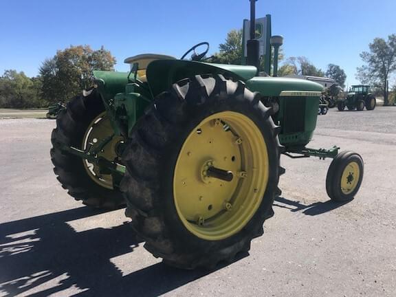 Image of John Deere 3010 equipment image 3