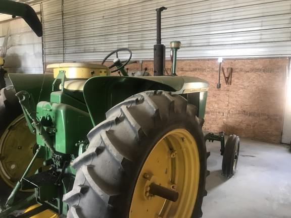 Image of John Deere 3010 equipment image 3