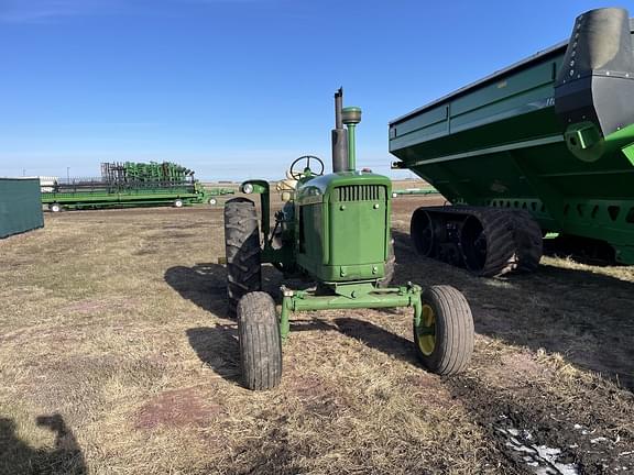 Image of John Deere 3010 equipment image 1