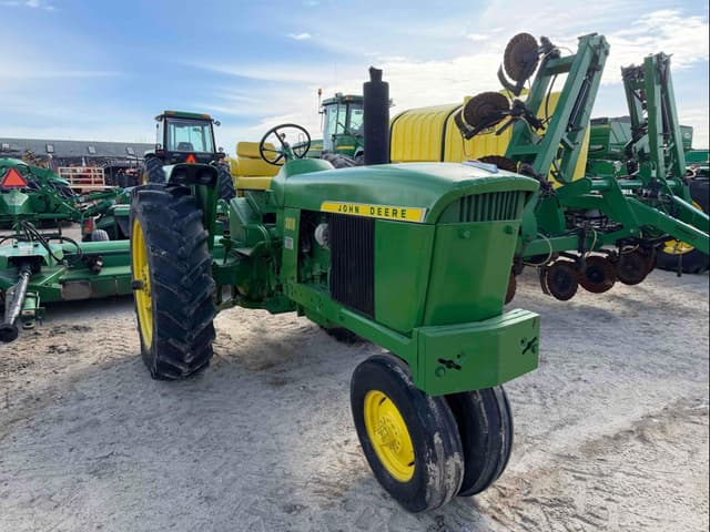 Image of John Deere 3010 equipment image 4