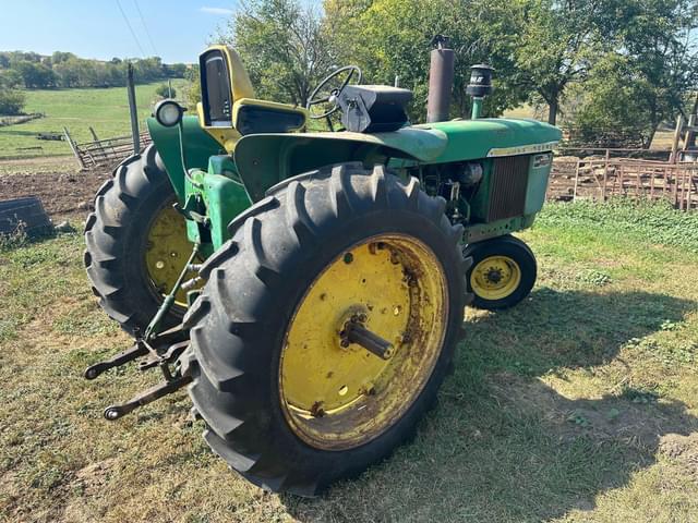 Image of John Deere 3010 equipment image 2