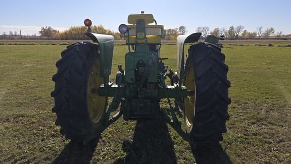 Image of John Deere 3010 equipment image 3