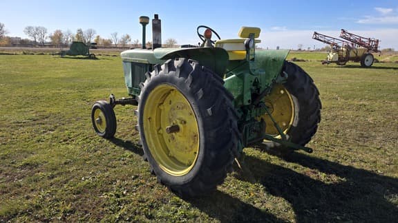 Image of John Deere 3010 equipment image 2