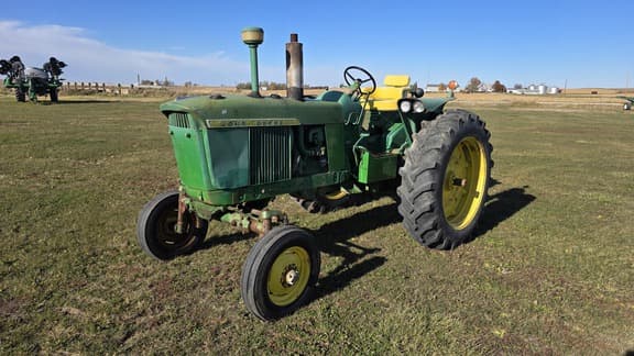 Image of John Deere 3010 Primary image